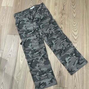 Abercrombie Woman’s Cargo Pants